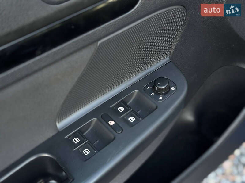 Седан Volkswagen Jetta 2010 в Дрогобыче