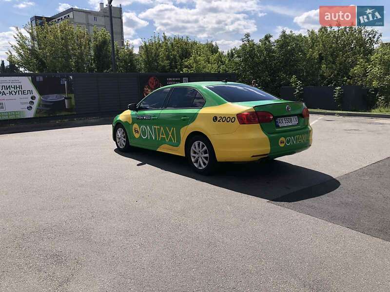 Седан Volkswagen Jetta 2012 в Харькове