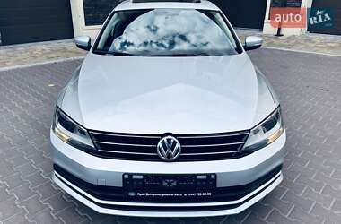 Седан Volkswagen Jetta 2016 в Днепре