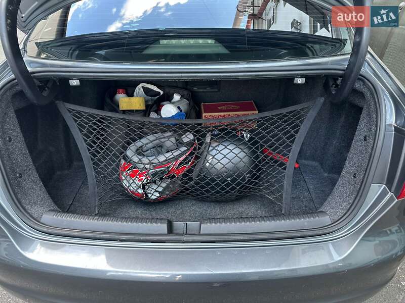 Седан Volkswagen Jetta 2014 в Днепре