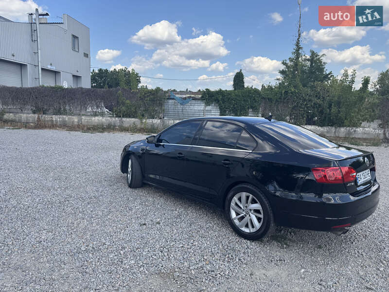 Седан Volkswagen Jetta 2013 в Кропивницькому