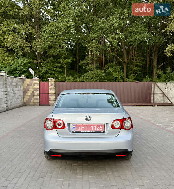 Седан Volkswagen Jetta 2006 в Луцке