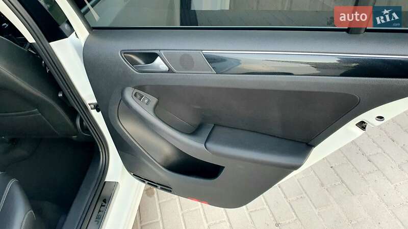 Седан Volkswagen Jetta 2016 в Тетієві фото 16 Седан Volkswagen Jetta 2016 в Тетієві