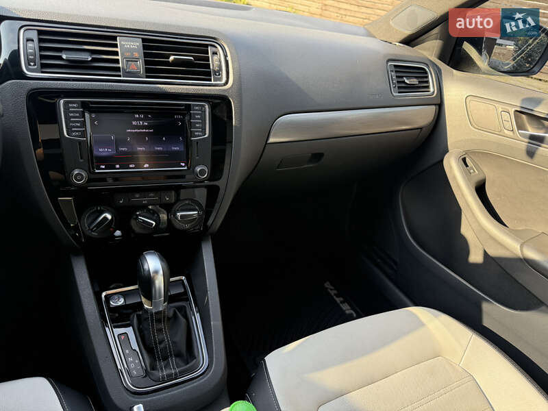 Седан Volkswagen Jetta 2015 в Тячеві фото 12 Седан Volkswagen Jetta 2015 в Тячеві