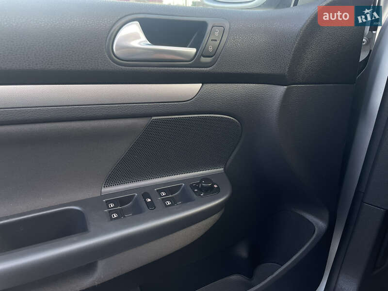 Седан Volkswagen Jetta 2007 в Дубно