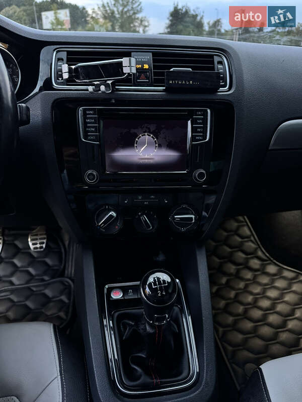 Седан Volkswagen Jetta 2016 в Полтаві фото 10 Седан Volkswagen Jetta 2016 в Полтаві