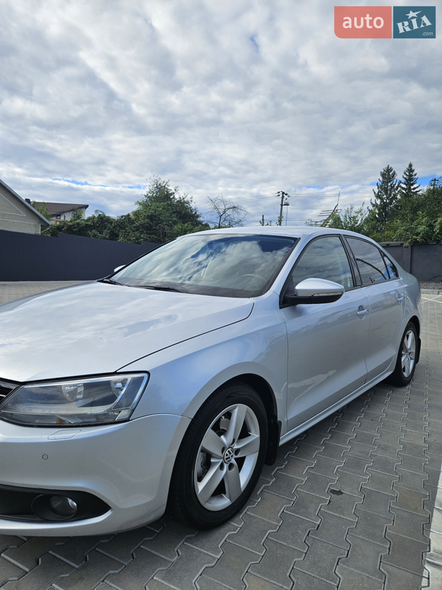 2011 Volkswagen Jetta - фото 1