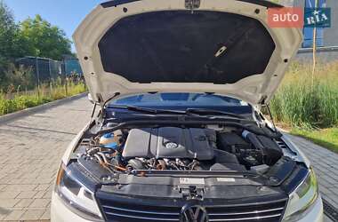Седан Volkswagen Jetta 2012 в 