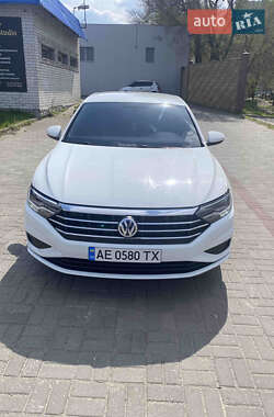 Седан Volkswagen Jetta 2020 в Днепре
