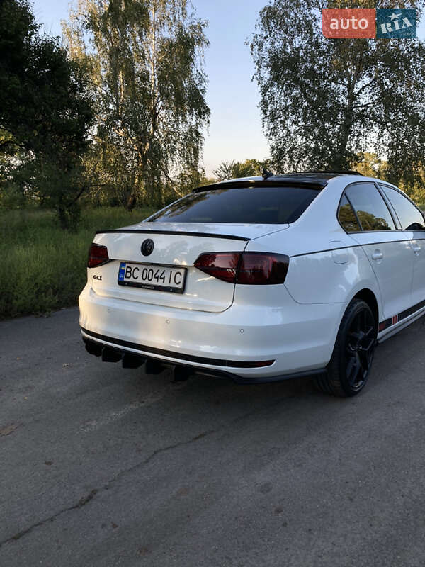 Седан Volkswagen Jetta 2017 в Кременчуці