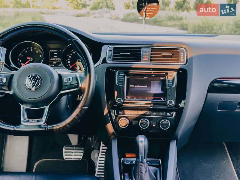 Седан Volkswagen Jetta 2017 в Кременчуці