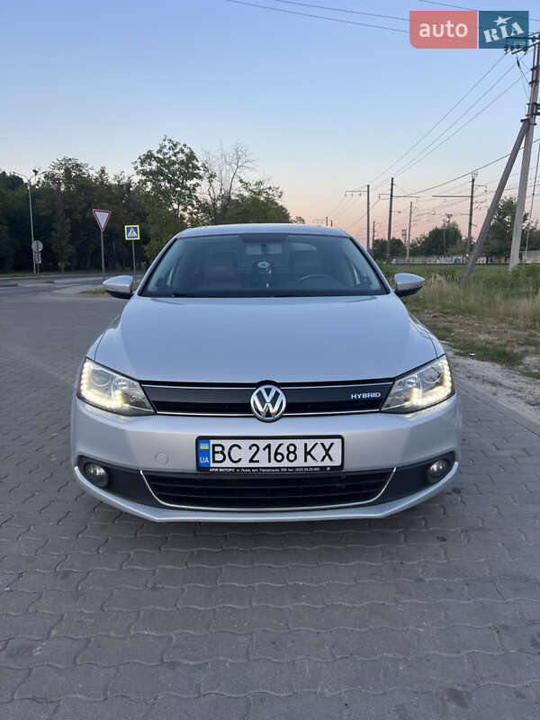 Седан Volkswagen Jetta 2013 в Львове