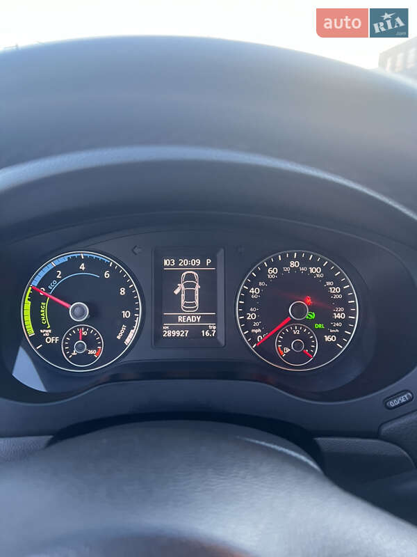Седан Volkswagen Jetta 2013 в Львове