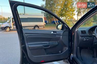 Седан Volkswagen Jetta 2010 в 