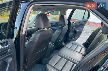 Седан Volkswagen Jetta 2010 в 