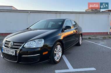 Седан Volkswagen Jetta 2010 в 