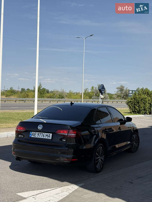 Седан Volkswagen Jetta 2016 в Днепре