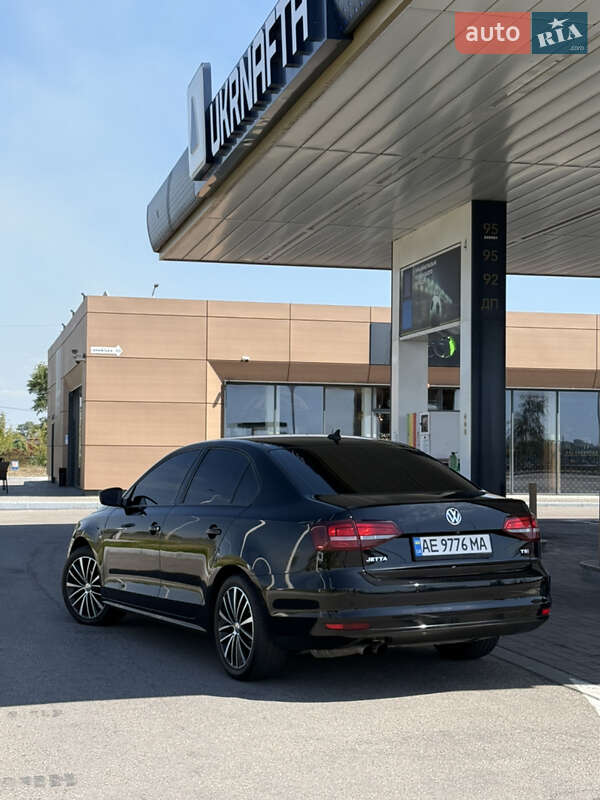 Седан Volkswagen Jetta 2016 в Днепре