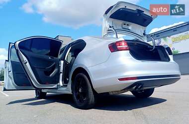 Седан Volkswagen Jetta 2015 в Києві