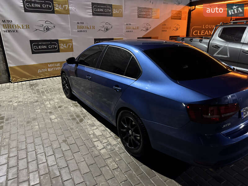 Седан Volkswagen Jetta 2016 в Сумах