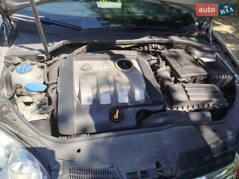 Седан Volkswagen Jetta 2005 в Гайсине