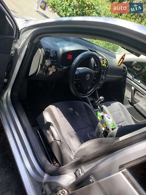 Седан Volkswagen Jetta 2005 в Гайсине