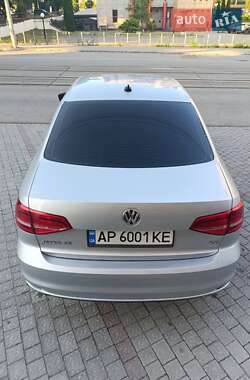 Седан Volkswagen Jetta 2015 в 
