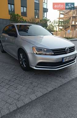 Седан Volkswagen Jetta 2015 в 