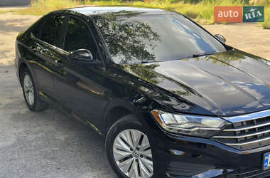 Седан Volkswagen Jetta 2018 в 