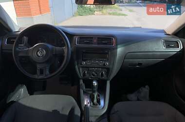 Седан Volkswagen Jetta 2012 в 