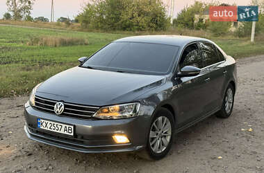 Седан Volkswagen Jetta 2016 в Харкові