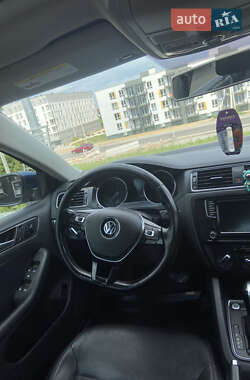 Седан Volkswagen Jetta 2017 в 