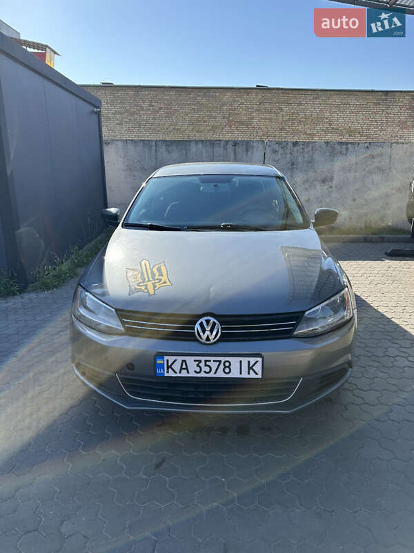 Седан Volkswagen Jetta 2014 в Києві