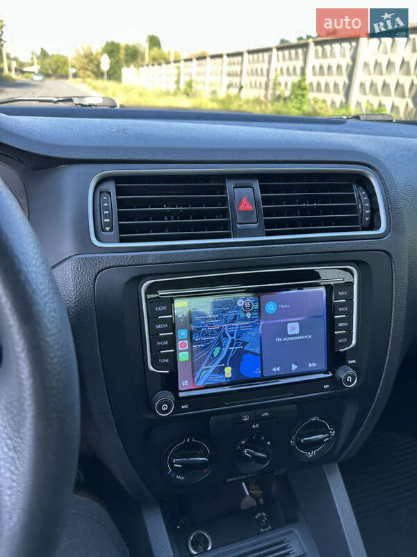 Седан Volkswagen Jetta 2014 в Києві