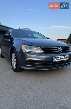 Седан Volkswagen Jetta 2015 в Львові