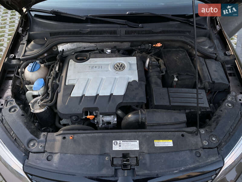 Седан Volkswagen Jetta 2013 в Луцьку
