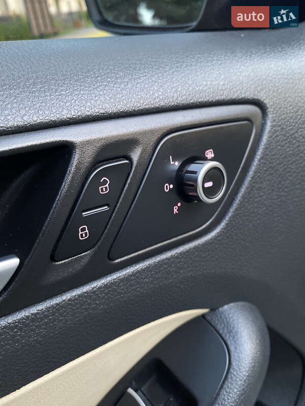 Седан Volkswagen Jetta 2013 в Луцьку