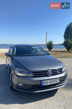 Седан Volkswagen Jetta 2015 в Києві