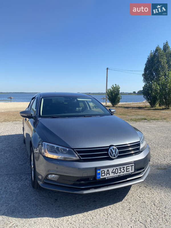 Седан Volkswagen Jetta 2015 в Києві фото 2 Седан Volkswagen Jetta 2015 в Києві