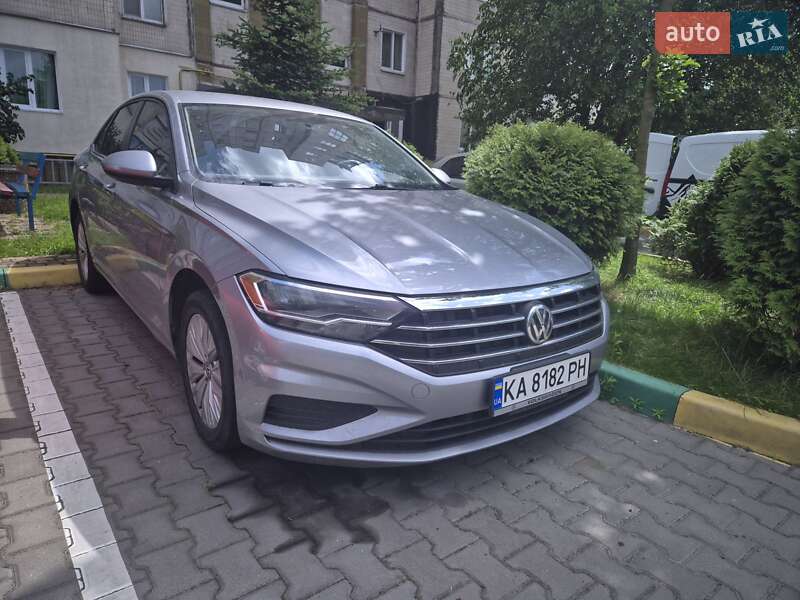 Седан Volkswagen Jetta 2021 в Киеве