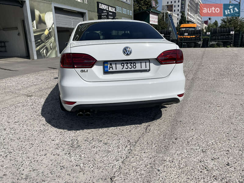 Седан Volkswagen Jetta 2014 в Киеве