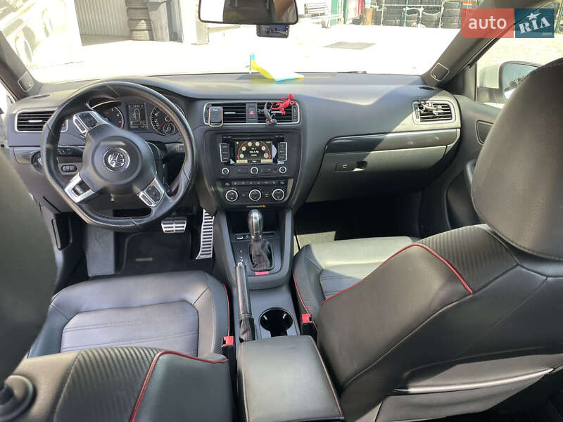 Седан Volkswagen Jetta 2014 в Киеве