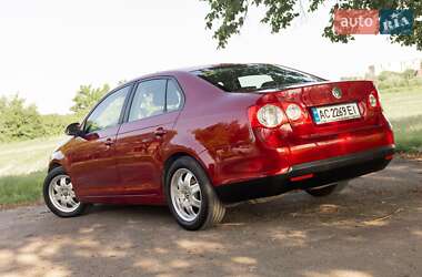 Седан Volkswagen Jetta 2006 в 