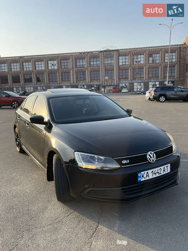 Седан Volkswagen Jetta 2012 в Києві