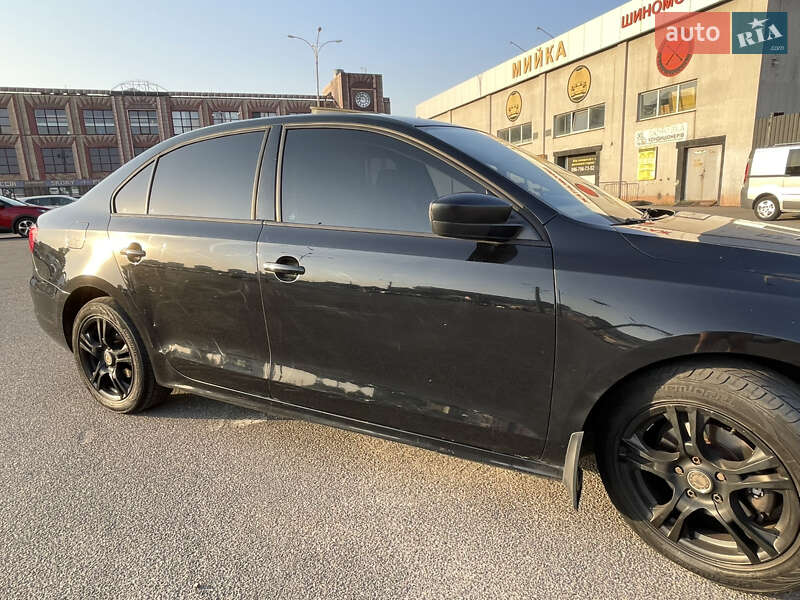 Седан Volkswagen Jetta 2012 в Києві