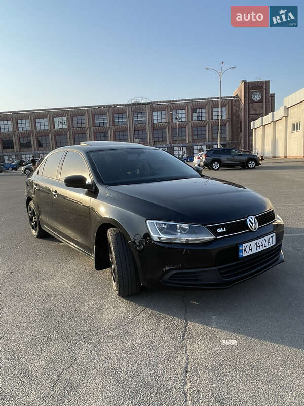 Седан Volkswagen Jetta 2012 в Києві