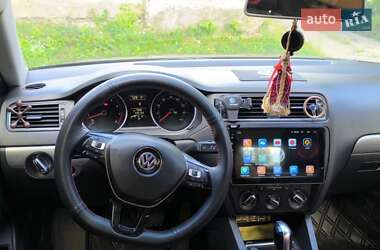Седан Volkswagen Jetta 2014 в 