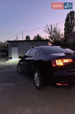Седан Volkswagen Jetta 2014 в 