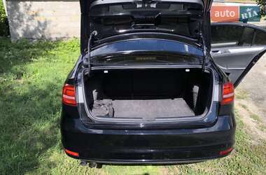 Седан Volkswagen Jetta 2014 в 