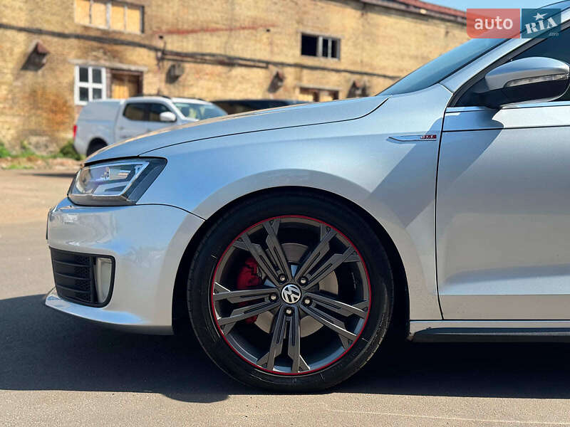 Седан Volkswagen Jetta 2015 в Киеве